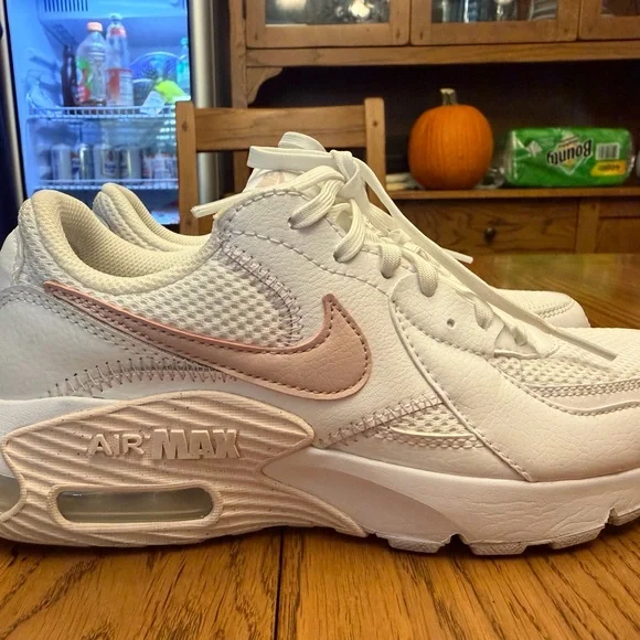 Nike White and Pink Women's Sneakers - Picture 2 of 5